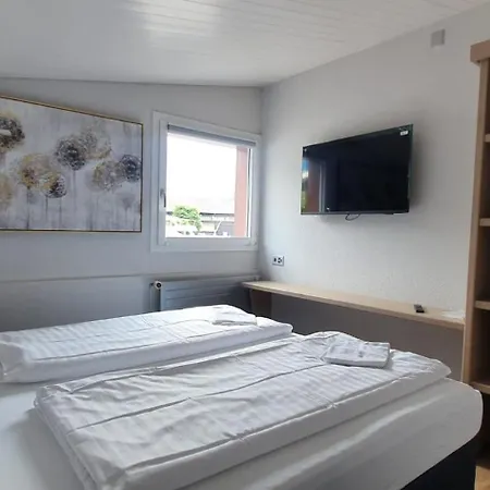 Sleep And Go - Budget Hostel *